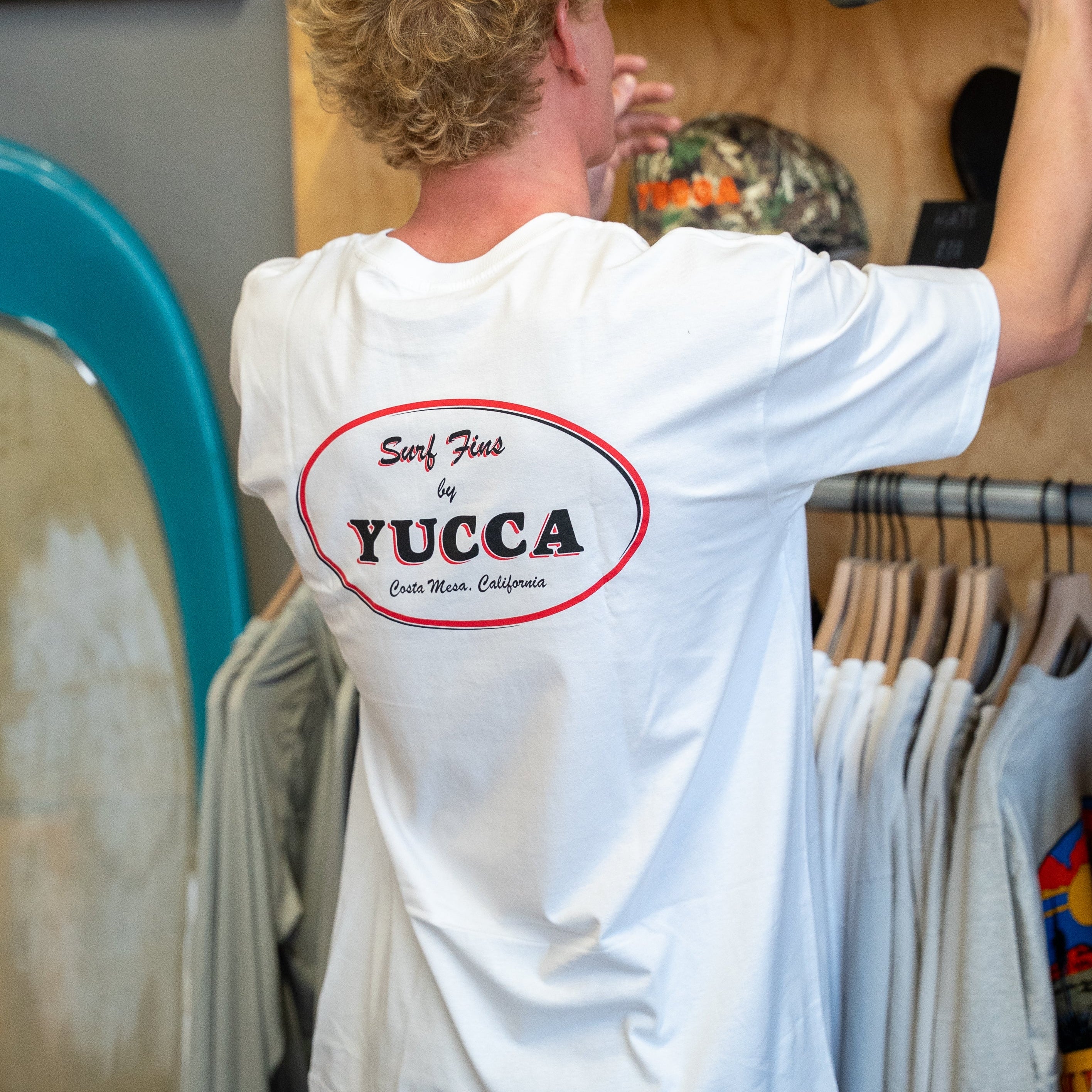 Yucca Hey Day Men's T-Shirt - Yucca Fins