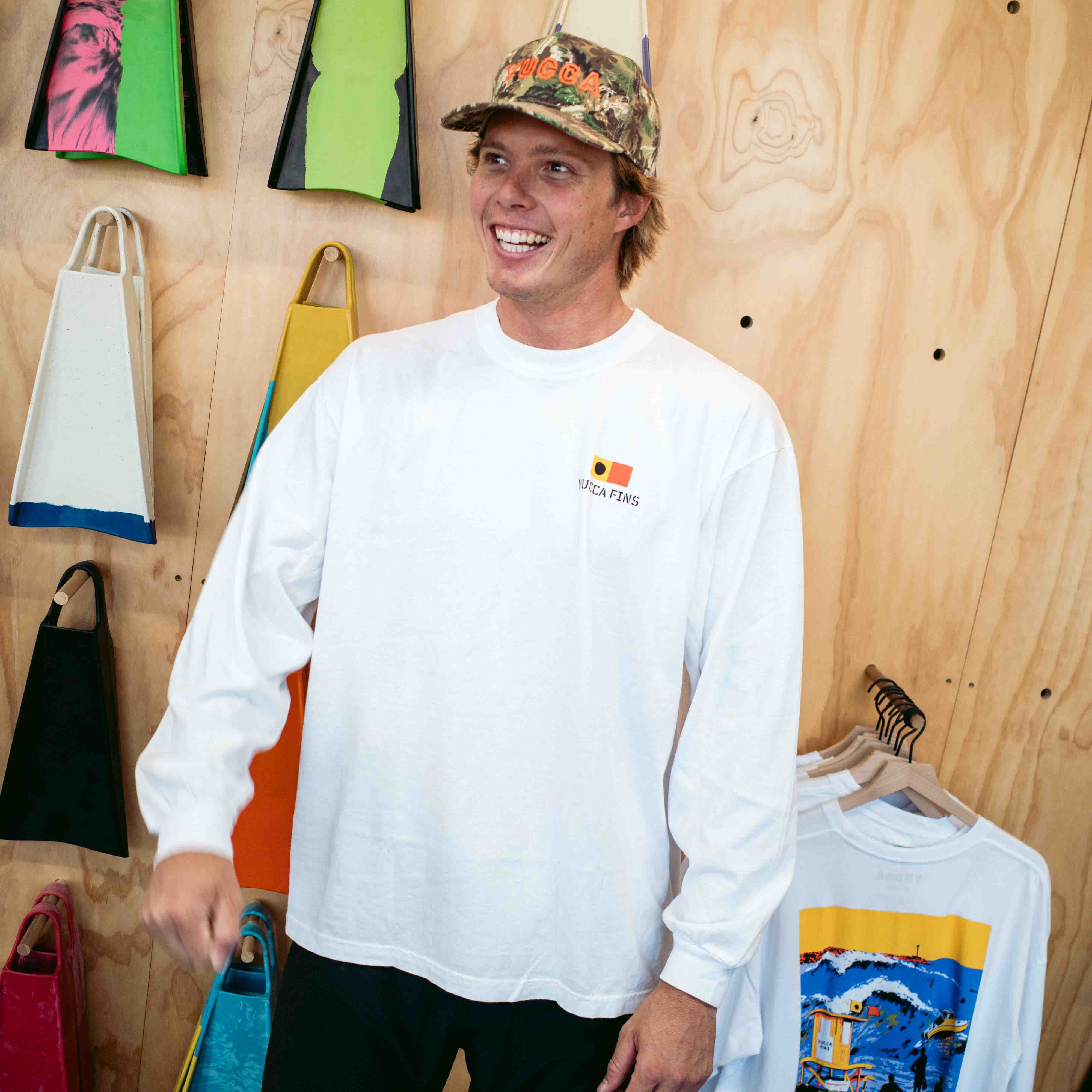 Yucca Wedge Men's Long Sleeve T-Shirt - Yucca Fins